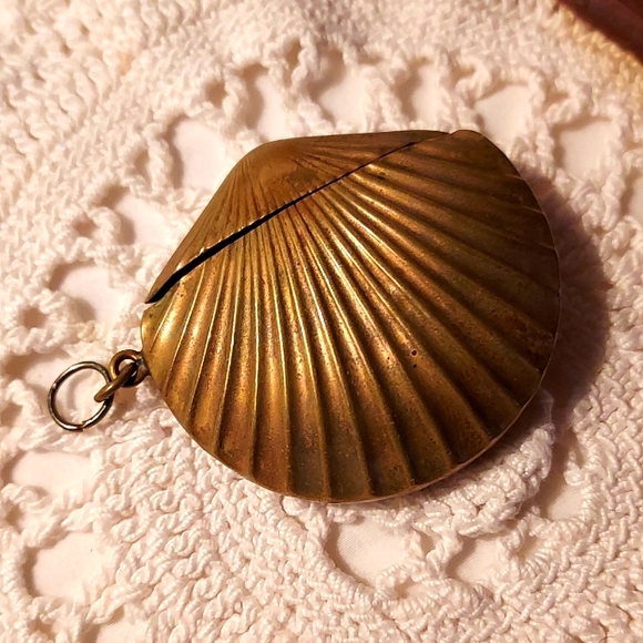 Vintage Accessories - Vintage shell made out of brass